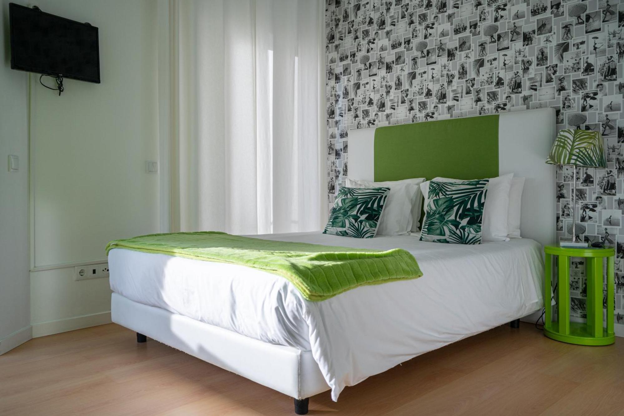 By The Sea - Nazare Bed and Breakfast Εξωτερικό φωτογραφία