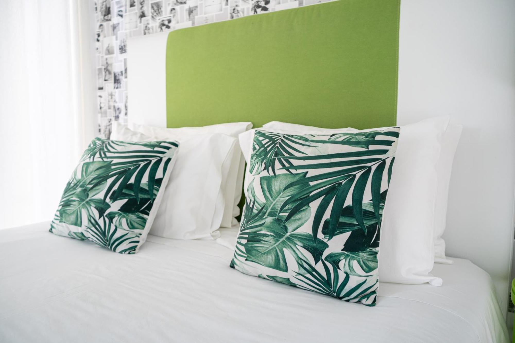 By The Sea - Nazare Bed and Breakfast Εξωτερικό φωτογραφία