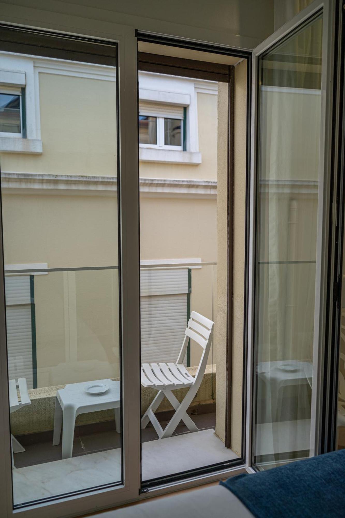 By The Sea - Nazare Bed and Breakfast Εξωτερικό φωτογραφία