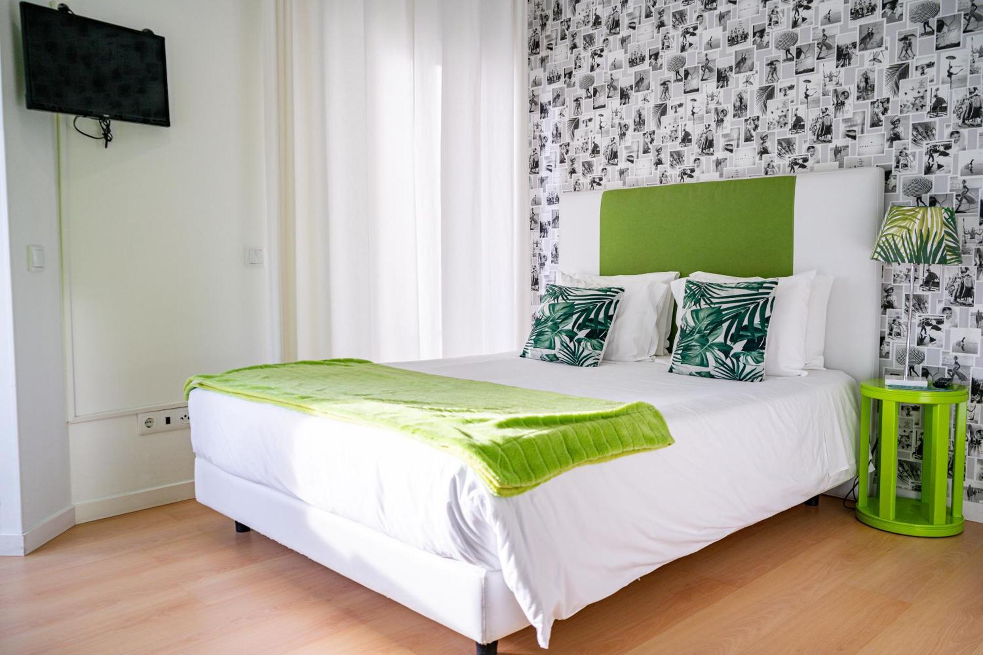 By The Sea - Nazare Bed and Breakfast Εξωτερικό φωτογραφία