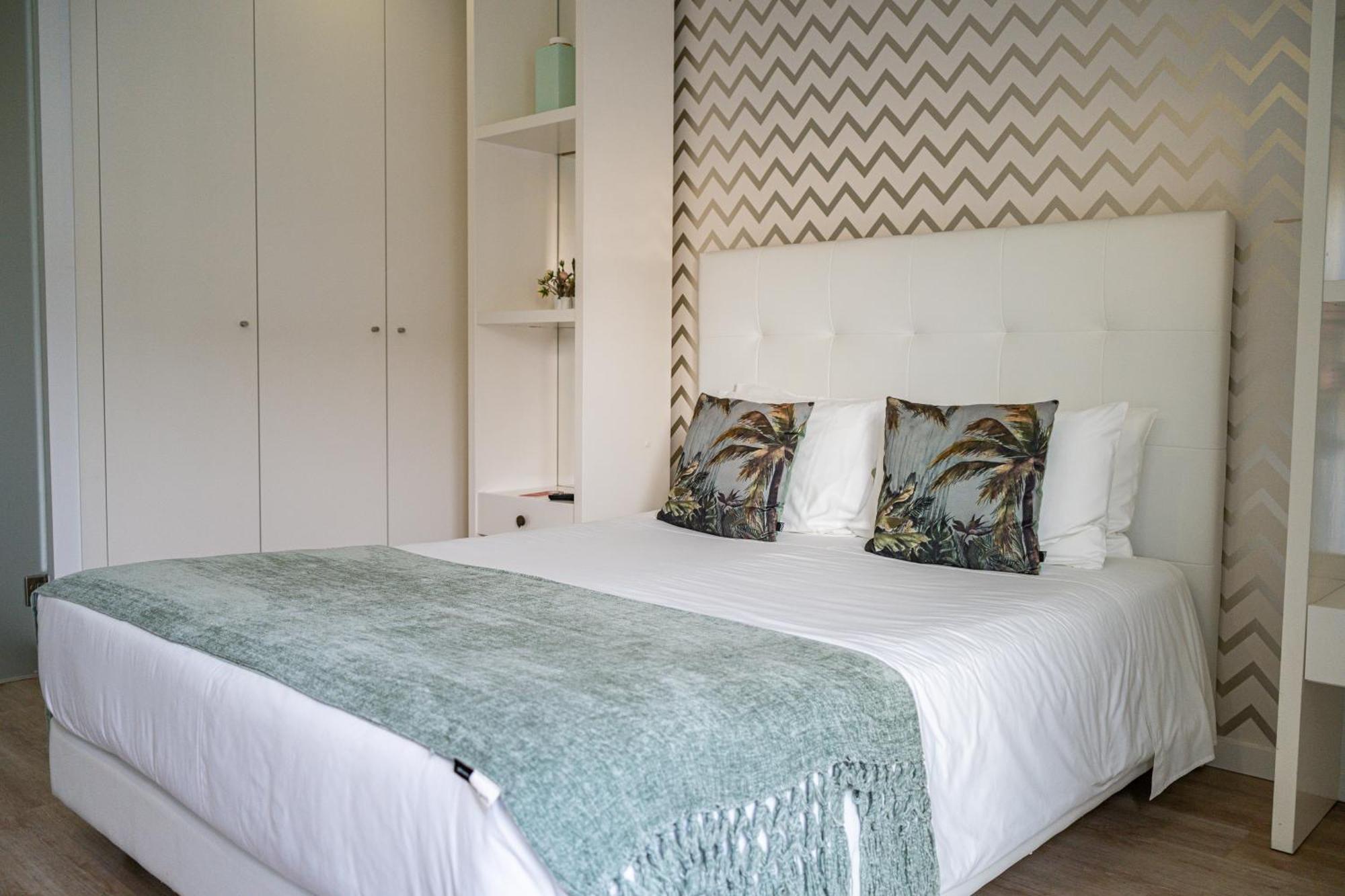 By The Sea - Nazare Bed and Breakfast Εξωτερικό φωτογραφία