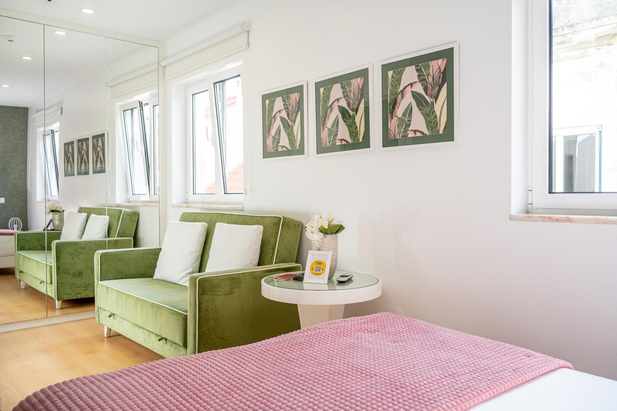 By The Sea - Nazare Bed and Breakfast Εξωτερικό φωτογραφία