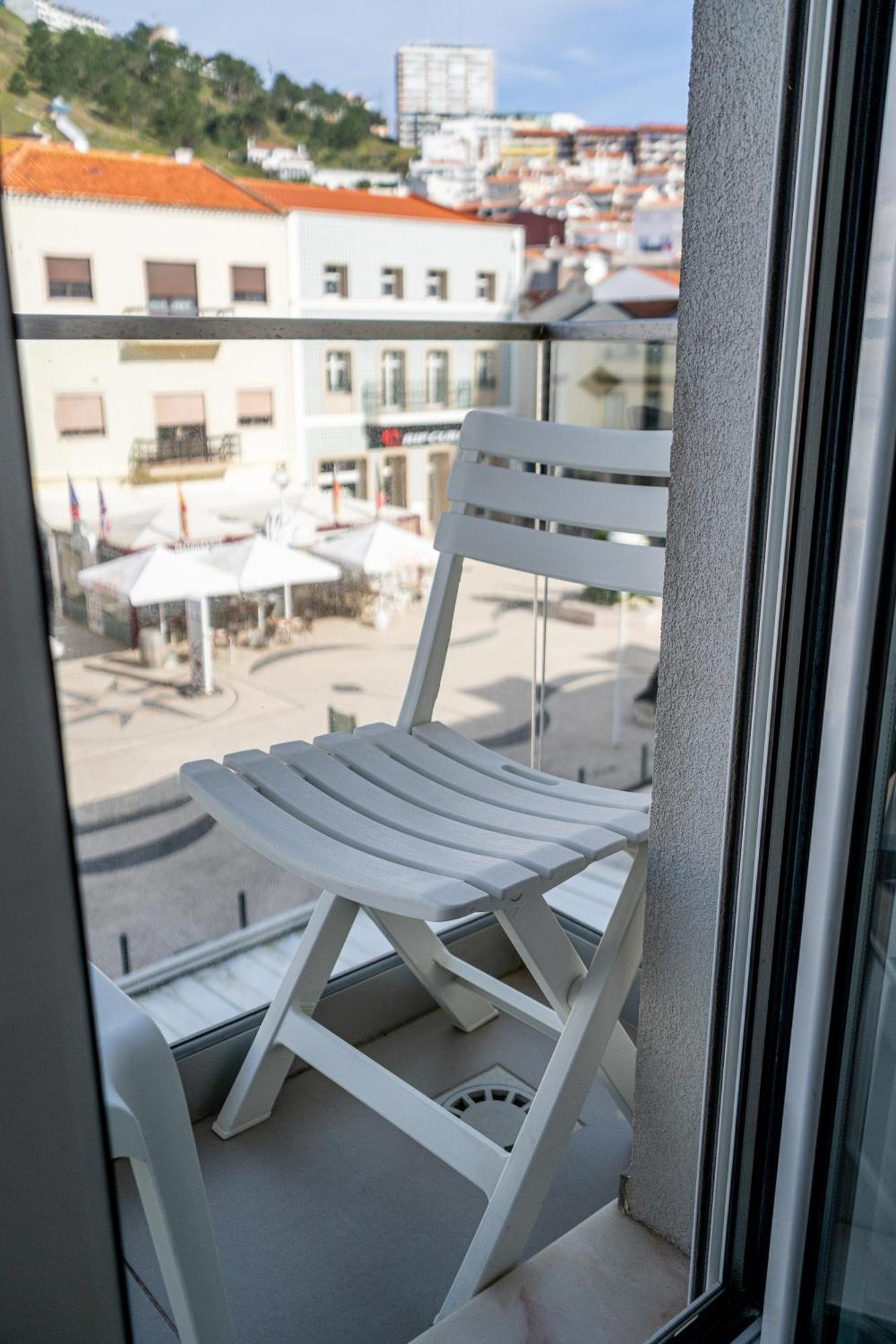 By The Sea - Nazare Bed and Breakfast Εξωτερικό φωτογραφία