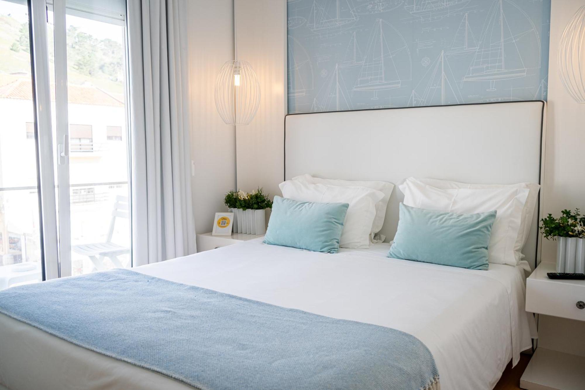 By The Sea - Nazare Bed and Breakfast Εξωτερικό φωτογραφία