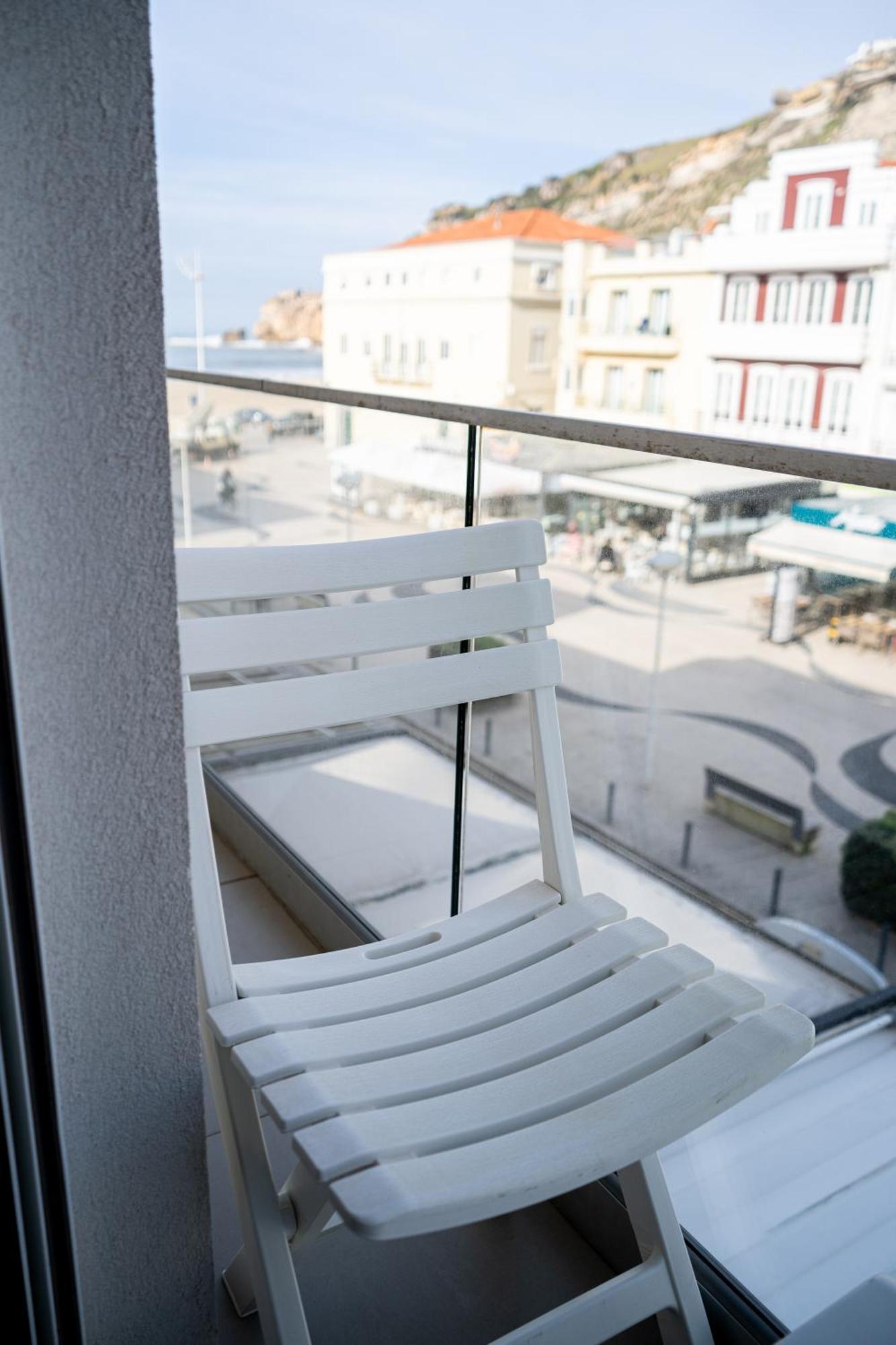By The Sea - Nazare Bed and Breakfast Εξωτερικό φωτογραφία