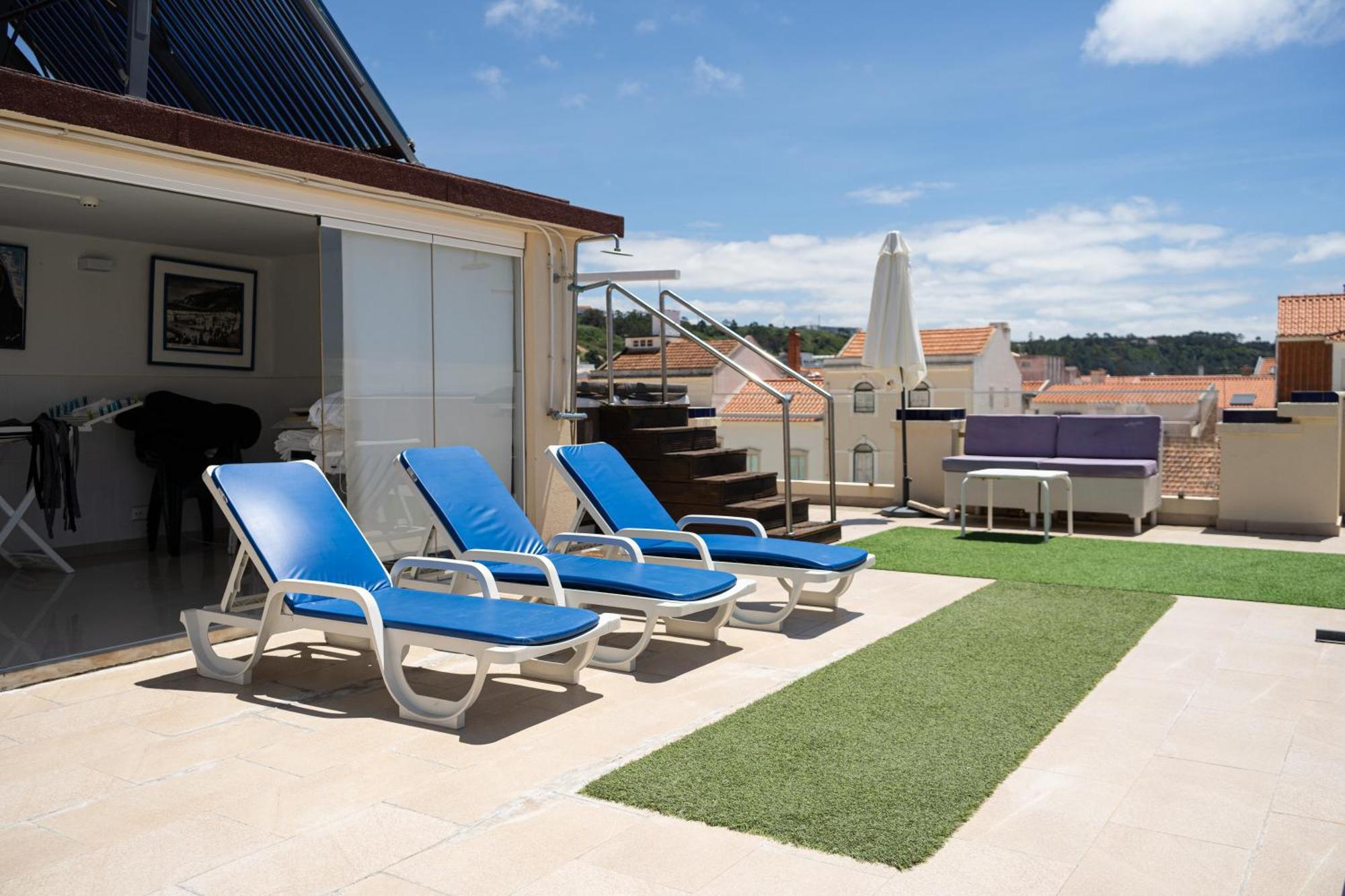 By The Sea - Nazare Bed and Breakfast Εξωτερικό φωτογραφία