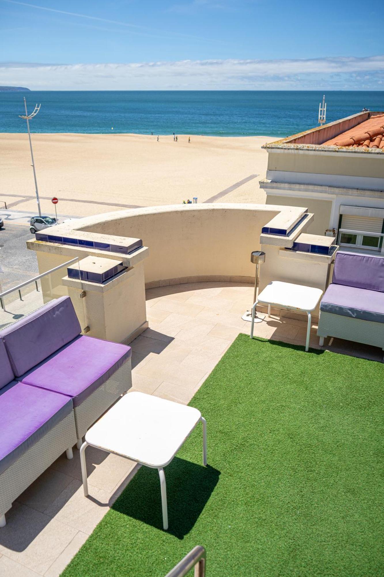 By The Sea - Nazare Bed and Breakfast Εξωτερικό φωτογραφία