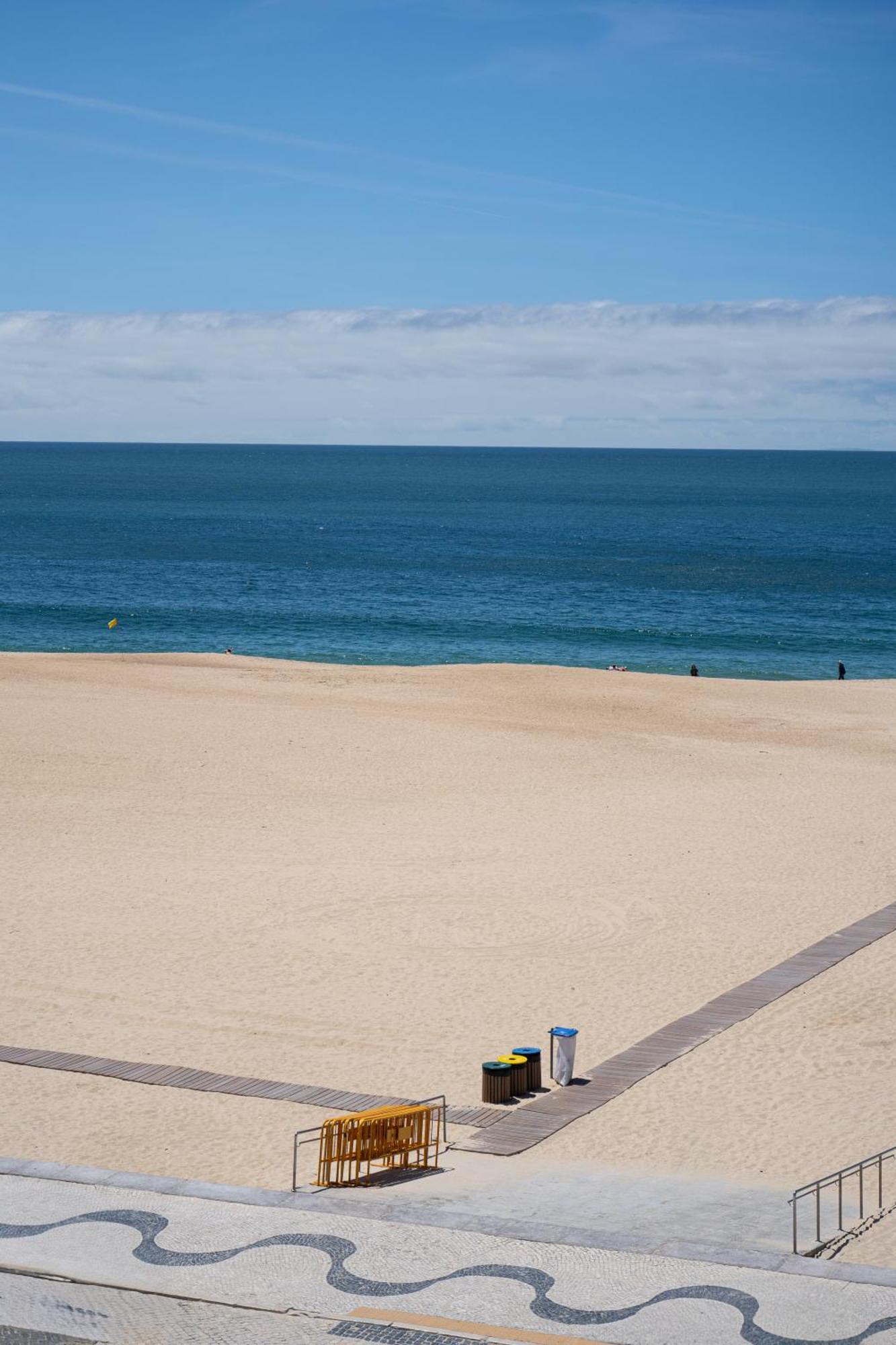 By The Sea - Nazare Bed and Breakfast Εξωτερικό φωτογραφία